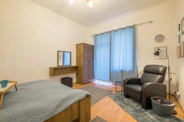 Stay And Play - Foosball And Comfort Sofia Exterior foto